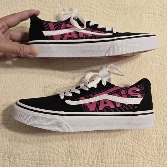 NIB Vans Ward Glow in the Dark Girls Ward Skate Sneakers