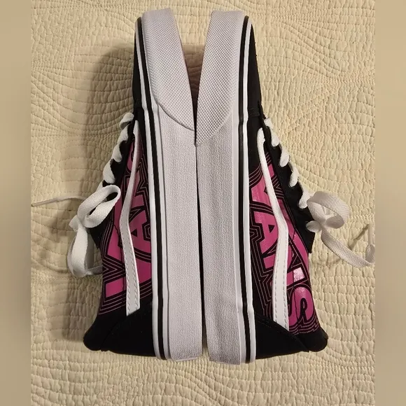 NIB Vans Ward Glow in the Dark Girls Ward Skate Sneakers