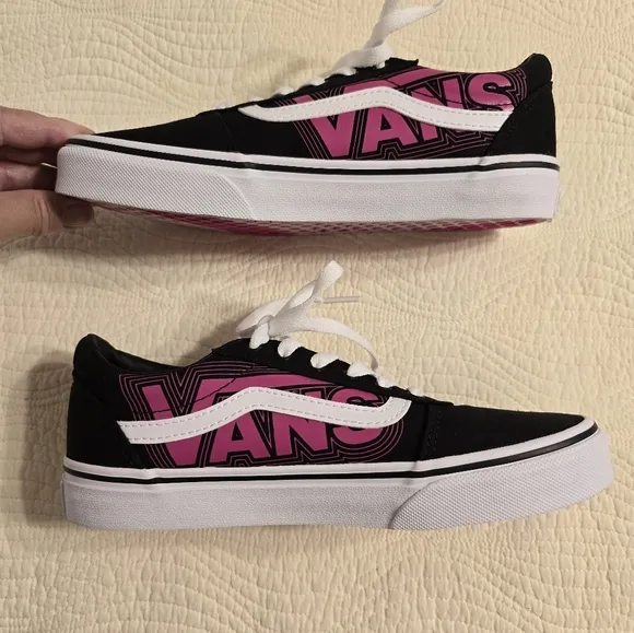 NIB Vans Ward Glow in the Dark Girls Ward Skate Sneakers