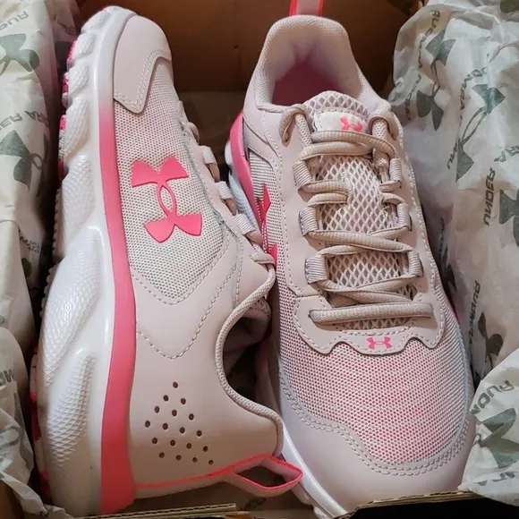UNDER Armour Girl Grade Assert Sneakers